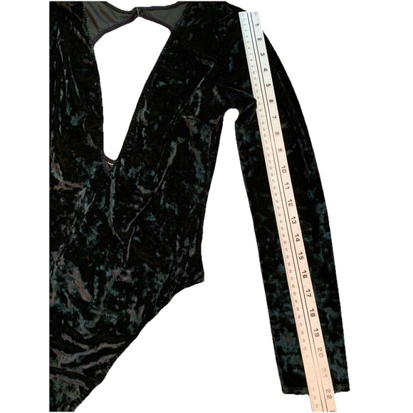 Victoria’s Secret Crushed Velvet Bodysuit Plunge Neck Open Back Cheeky XS/Small - Picture 8 of 11